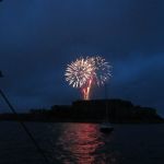 Wir werden auf Guernsey mit einem Feuerwerk begrüßt