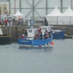 Bretonische Musikkapellen sind auch auf dem Wasser unterwegs